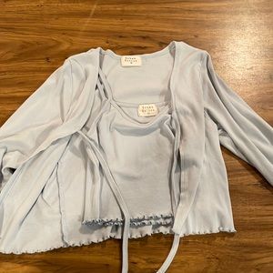 Long sleeve crop top, ties in the front